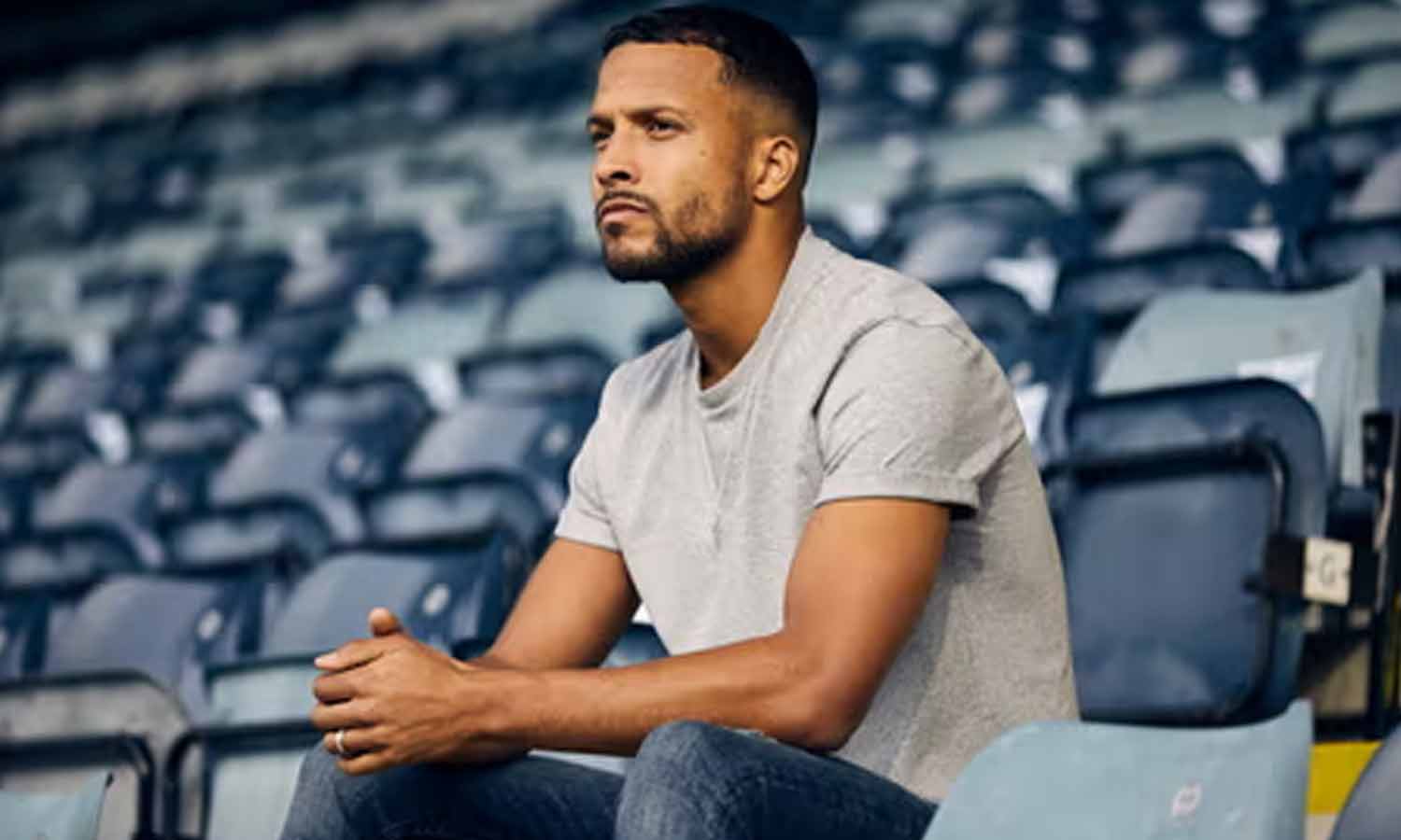 36 வயதில் இங்கிலாந்து கால்பந்து வீரர் மரணம்