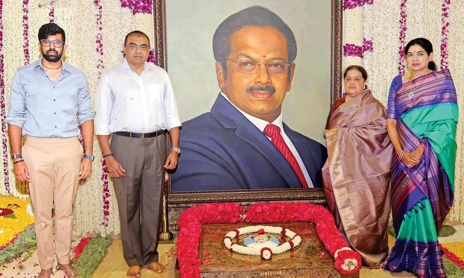 12-வது ஆண்டு நினைவு தினம் - டாக்டர் பா.சிவந்தி ஆதித்தனார் நினைவு இல்லத்தில் தலைவர்கள் மரியாதை