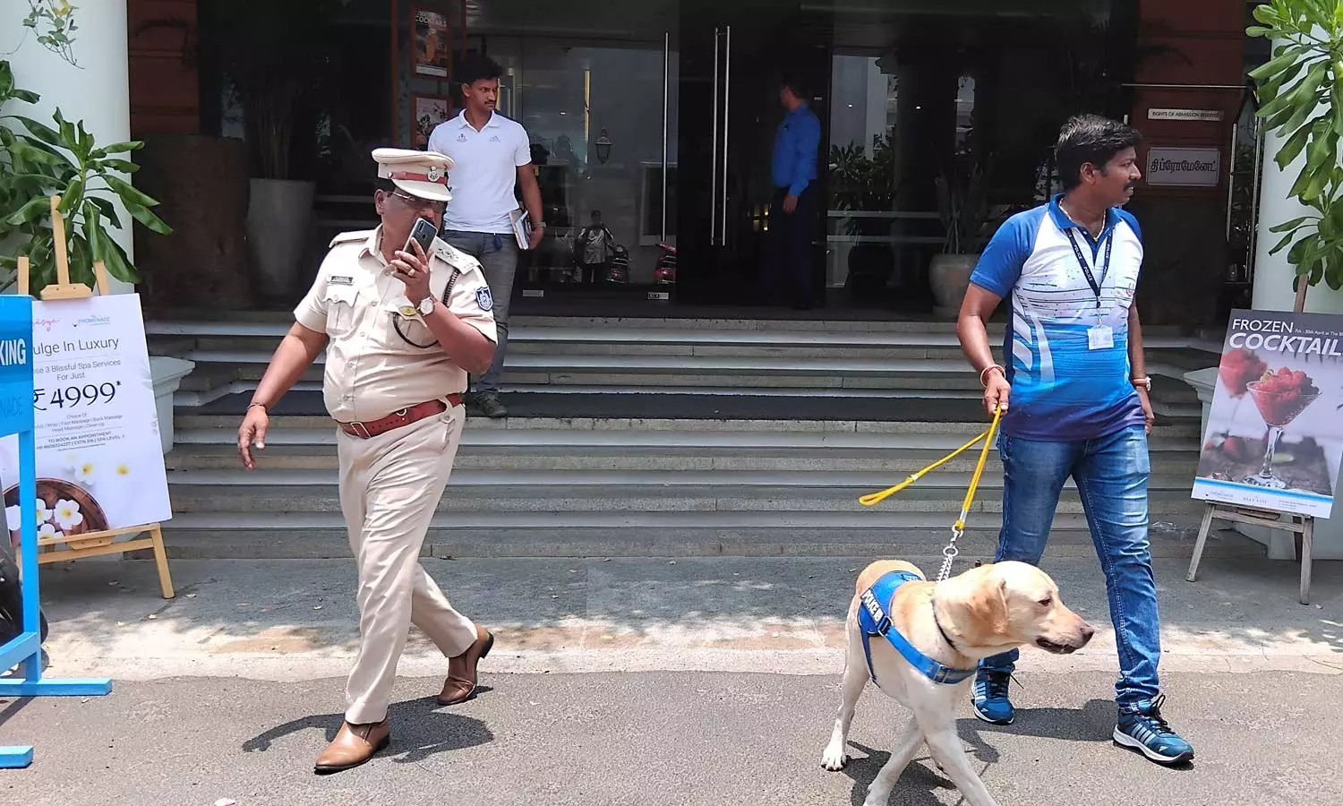 புதுச்சேரியில் முதலமைச்சர் ரங்கசாமி வீடு, நட்சத்திர ஓட்டல்களுக்கு வெடிகுண்டு மிரட்டல் புதுச்சேரியில் முதலமைச்சர் ரங்கசாமி வீடு, நட்சத்திர ஓட்டல்களுக்கு வெடிகுண்டு மிரட்டல்