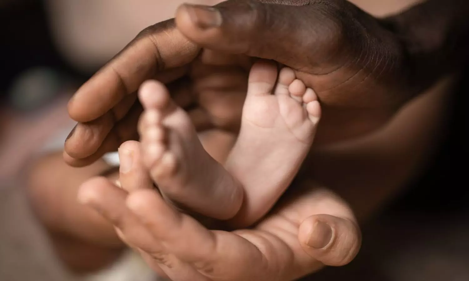 அரசு ஆஸ்பத்திரியில் 9-ம் வகுப்பு மாணவிக்கு பிறந்த குழந்தை..   திருமணம் செய்து குடும்பம் நடத்தியது அம்பலம்