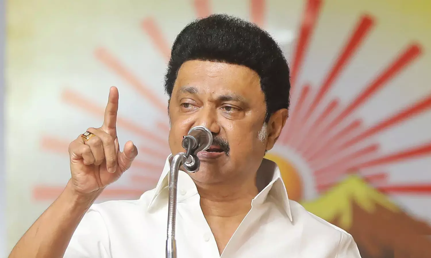 பிரதமரின் திட்டதை புறக்கணித்து எல்லார்க்கும் எல்லாம் திட்டம் ஏன்? முதலமைச்சர் விளக்கம் பிரதமரின் திட்டதை புறக்கணித்து எல்லார்க்கும் எல்லாம் திட்டம் ஏன்? முதலமைச்சர் விளக்கம்