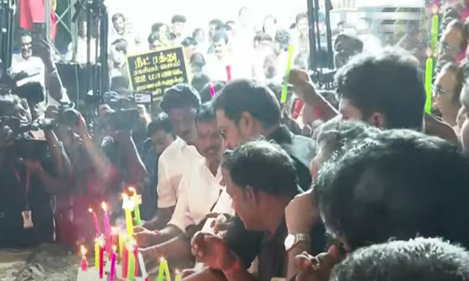 நீட் தேர்வால் உயிரிழந்த 22 மாணவர்களுக்கு அ.தி.மு.க. அஞ்சலி நீட் தேர்வால் உயிரிழந்த 22 மாணவர்களுக்கு அ.தி.மு.க. அஞ்சலி