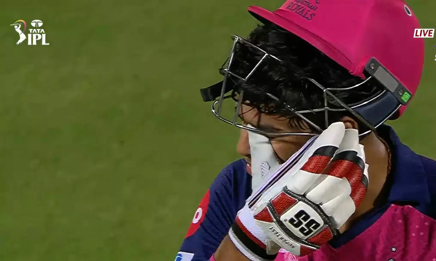 அவுட்டானதும் கண்ணீர் விட்ட வைபவ் சூர்யவன்ஷி: வைரலான புகைப்படம் அவுட்டானதும் கண்ணீர் விட்ட வைபவ் சூர்யவன்ஷி: வைரலான புகைப்படம்