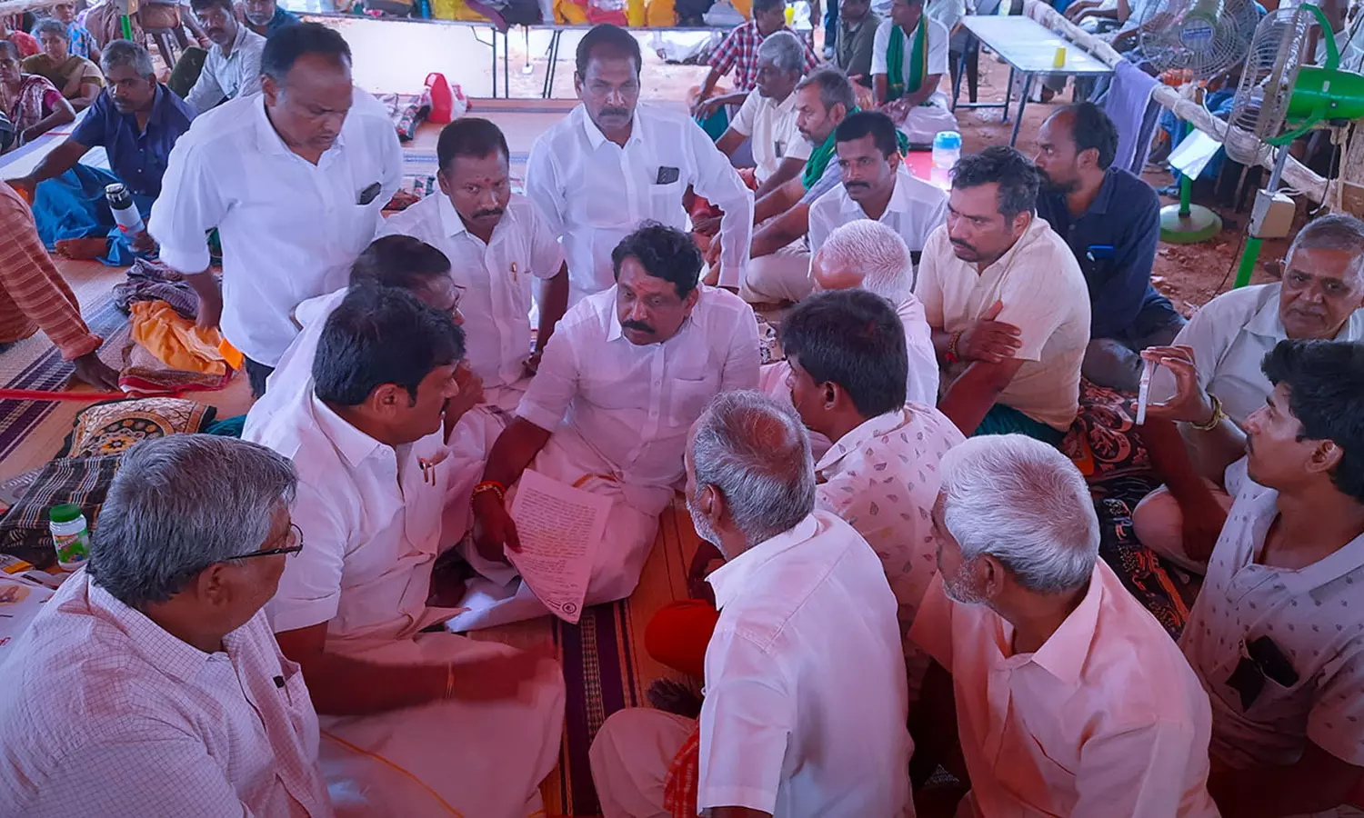 விசைத்தறியாளர்கள் பிரச்சனையை தீர்க்க அரசு நடவடிக்கை எடுக்க வேண்டும்- நயினார் நாகேந்திரன்