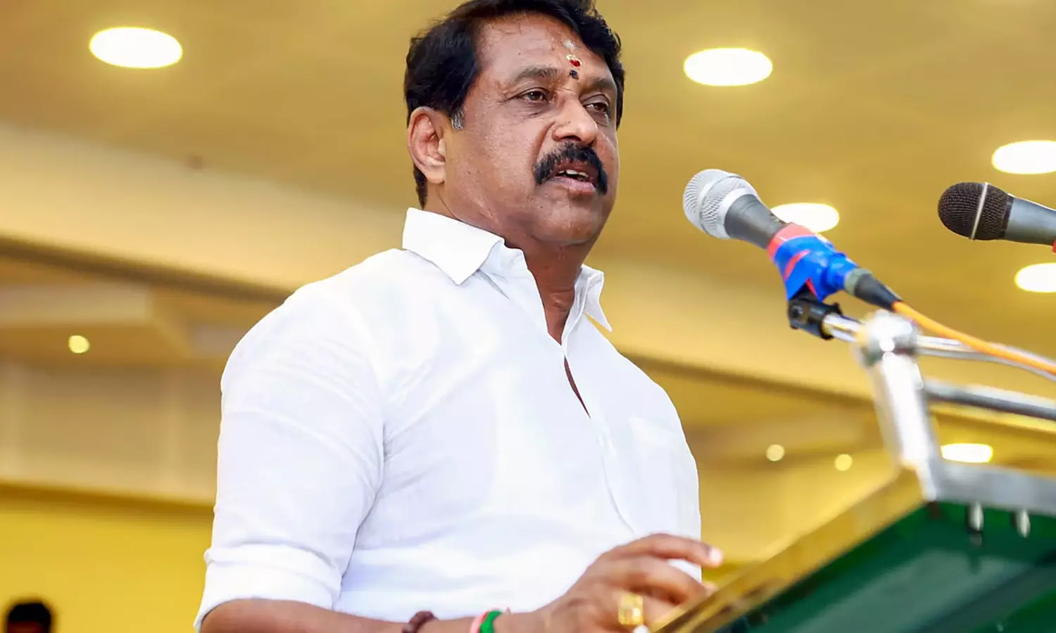 ஆளுநரை தபால்காரர் என ஸ்டாலின் கூறுவது முதலமைச்சர் பதவிக்கு அழகல்ல- நயினார் நாகேந்திரன் ஆளுநரை தபால்காரர் என ஸ்டாலின் கூறுவது முதலமைச்சர் பதவிக்கு அழகல்ல- நயினார் நாகேந்திரன்