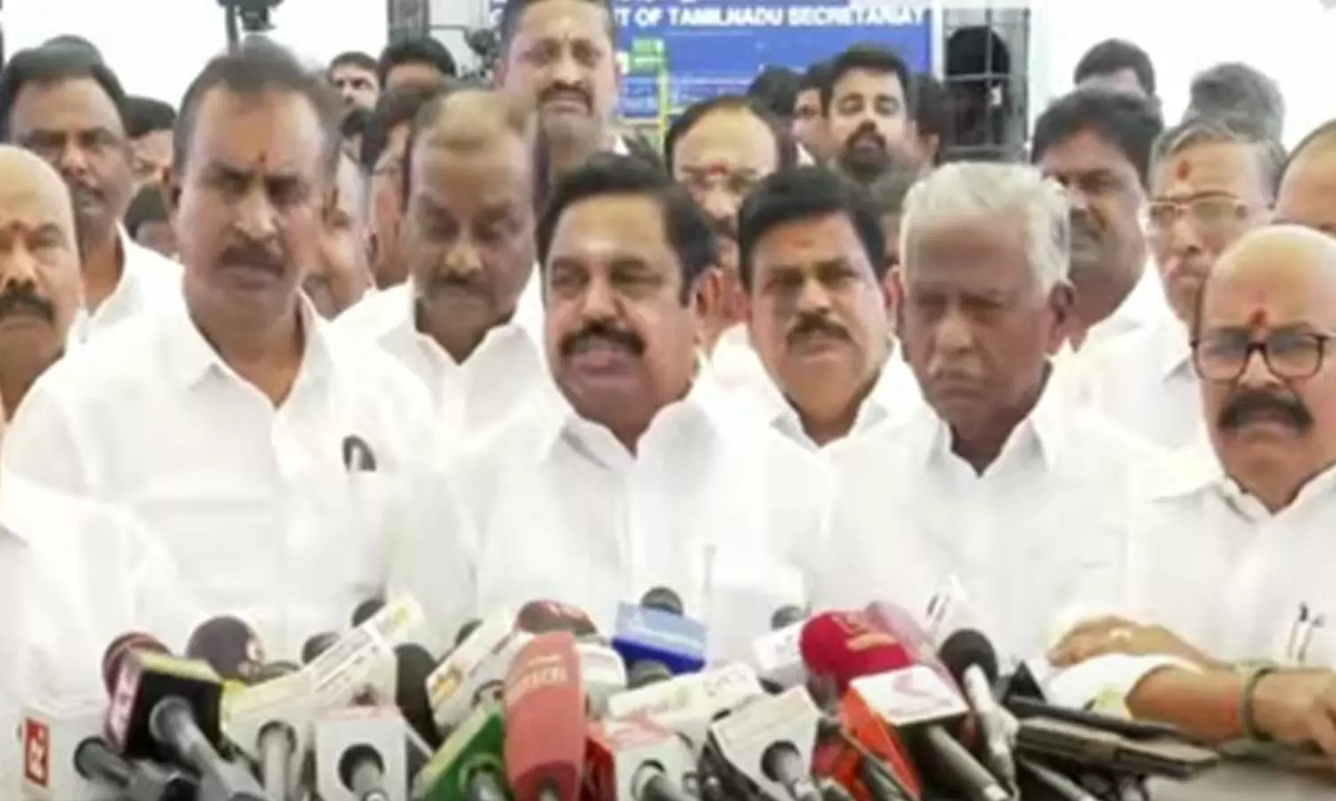 டாஸ்மாக்கில் ரூ.1000 கோடி முறைகேடு புகார் - இ.பி.எஸ். பரபரப்பு குற்றச்சாட்டு டாஸ்மாக்கில் ரூ.1000 கோடி முறைகேடு புகார் - இ.பி.எஸ். பரபரப்பு குற்றச்சாட்டு