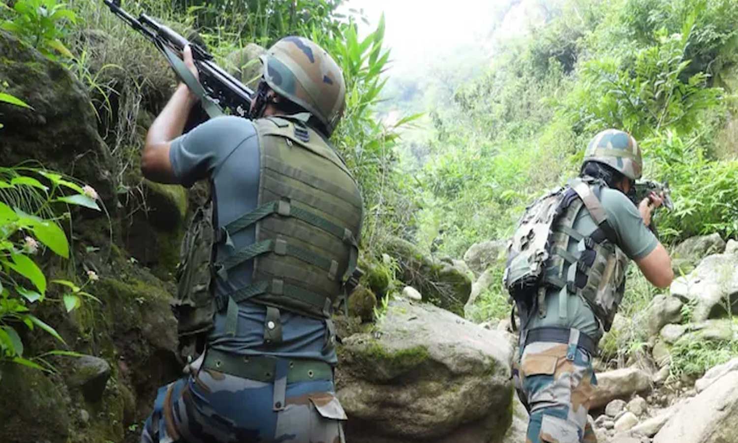 காஷ்மீர் எல்லையில் ஊடுருவ முயற்சி... 2 தீவிரவாதிகள் சுட்டுக்கொலை