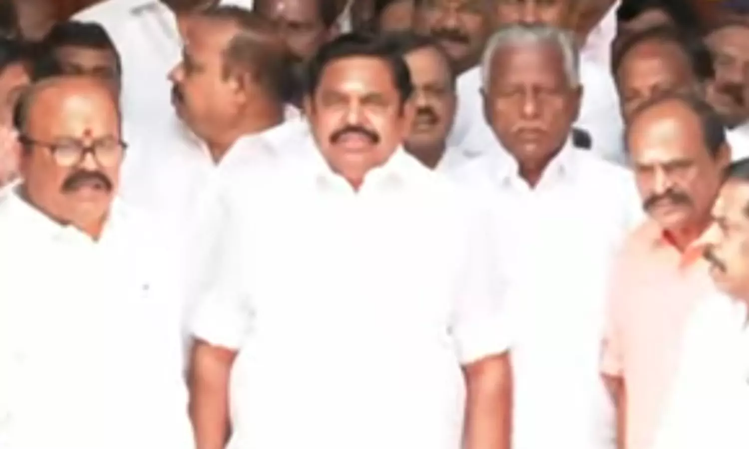 நீட் தேர்வு விவகாரம் - சட்டசபையில் அ.தி.மு.க.-வினர் கடும் அமளி நீட் தேர்வு விவகாரம் - சட்டசபையில் அ.தி.மு.க.-வினர் கடும் அமளி