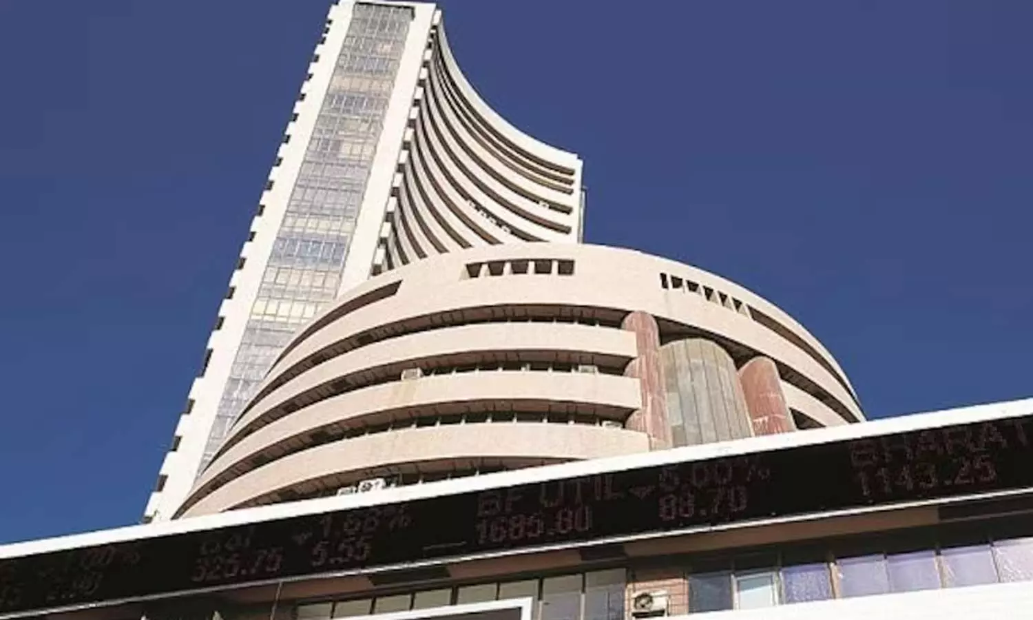Stock market today: 4 மாதங்களுக்குப் பிறகு 80 ஆயிரம் புள்ளிகளை கடந்த சென்செக்ஸ் Stock market today: 4 மாதங்களுக்குப் பிறகு 80 ஆயிரம் புள்ளிகளை கடந்த சென்செக்ஸ்