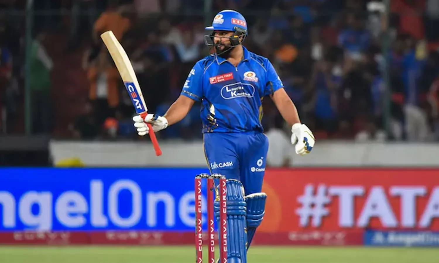 டி20 கிரிக்கெட்டில் 12,000 ரன்கள்: ரோகித் சர்மா புதிய சாதனை டி20 கிரிக்கெட்டில் 12,000 ரன்கள்: ரோகித் சர்மா புதிய சாதனை