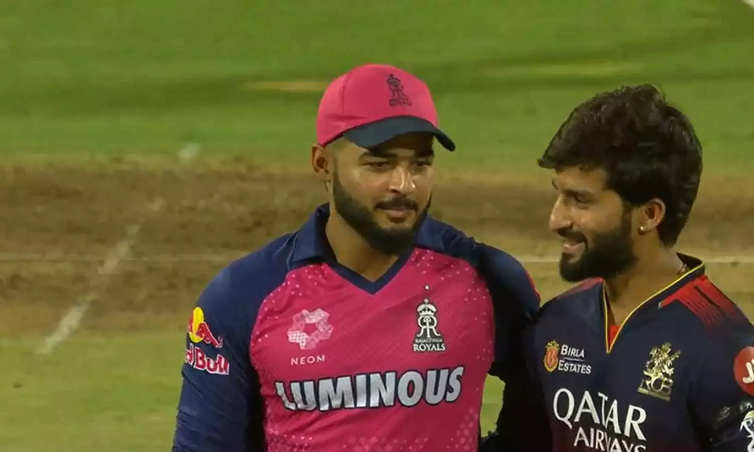 சின்னசாமி மைதானத்தில் 4வது முறையாக ஆர்சிபி டாஸ் தோல்வி: ராஜஸ்தான் ராயல்ஸ் பந்து வீச்சு தேர்வு சின்னசாமி மைதானத்தில் 4வது முறையாக ஆர்சிபி டாஸ் தோல்வி: ராஜஸ்தான் ராயல்ஸ் பந்து வீச்சு தேர்வு