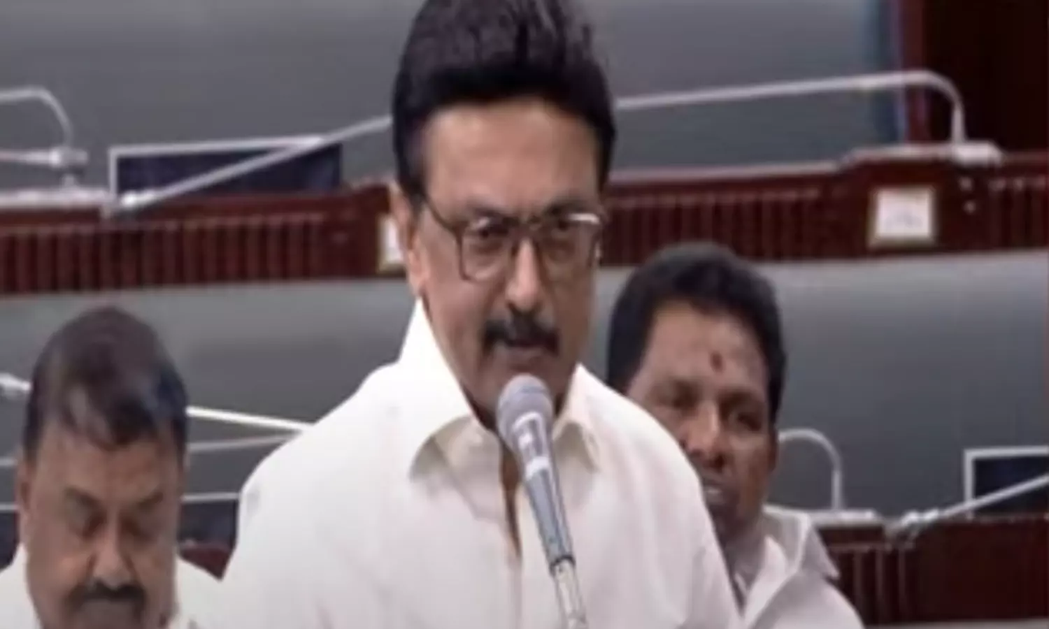 மகளிர் உரிமைத்தொகை: விடுபட்டவர்கள் ஜூன் முதல் விண்ணப்பிக்கலாம் - முதலமைச்சர் அறிவிப்பு மகளிர் உரிமைத்தொகை: விடுபட்டவர்கள் ஜூன் முதல் விண்ணப்பிக்கலாம் - முதலமைச்சர் அறிவிப்பு