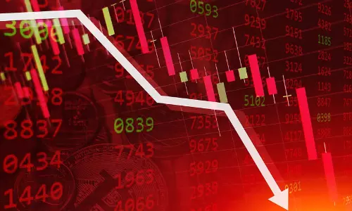 1000 புள்ளிகளுக்கு மேல் சரிந்த சென்செக்ஸ்..  இந்தியா- பாகிஸ்தான் பிரச்சனையால் பங்குச்சந்தையில் அடி!