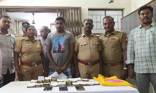 பவானியில் லாட்டரி விற்ற வாலிபர் கைது