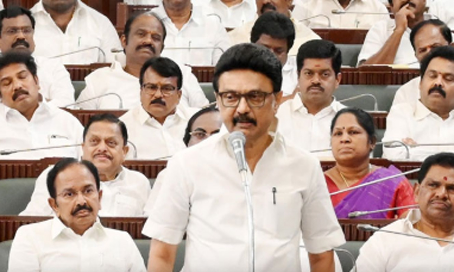 முன்னாள் எம்.எல்.ஏ.க்களுக்கான ஓய்வூதியம் உயர்வு - முதலமைச்சர் அறிவிப்பு முன்னாள் எம்.எல்.ஏ.க்களுக்கான ஓய்வூதியம் உயர்வு - முதலமைச்சர் அறிவிப்பு