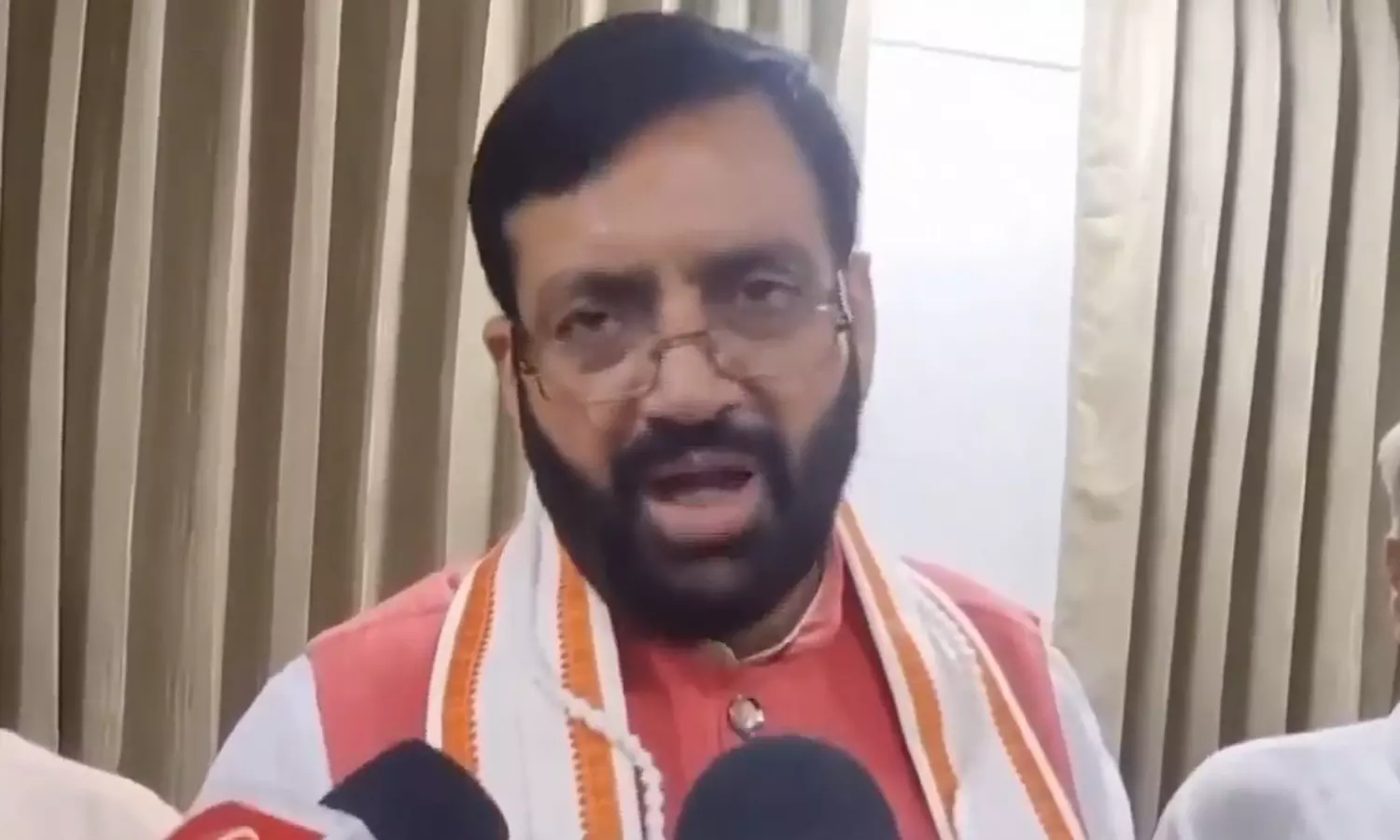 பஹல்காம் தாக்குதலில் பலியான கடற்படை அதிகாரி குடும்பத்துக்கு ரூ.50 லட்சம் நிதி: அரியானா அரசு