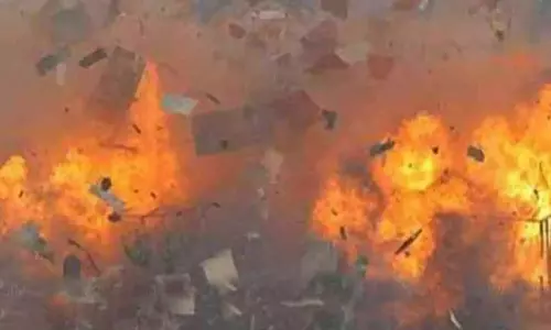 சிவகாசி அருகே எம்.புதுப்பட்டியில் பட்டாசு ஆலை வெடிவிபத்தில் 3 தொழிலாளர்கள் உடல் கருகி பலி