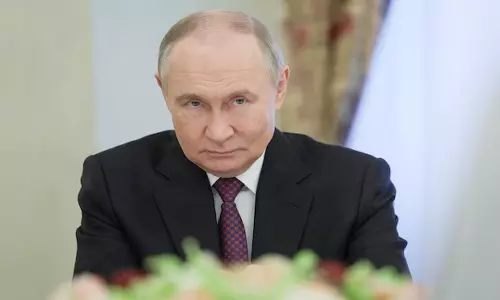 எந்த நிபந்தனையும் இல்லாமல் உக்ரைனுடன் பேச தயார்: அதிபர் புதின்