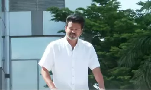 2-ம் நாள் பூத் கமிட்டி கருத்தரங்கத்திற்கு புறப்பட்டார் த.வெ.க. தலைவர் விஜய்