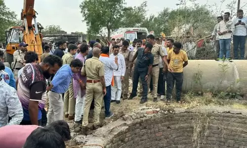 பக்தர்களை ஏற்றிச் சென்ற வேன் கிணற்றில் விழுந்ததில் 10 பேர் பலி - 4 பேர் படுகாயம்