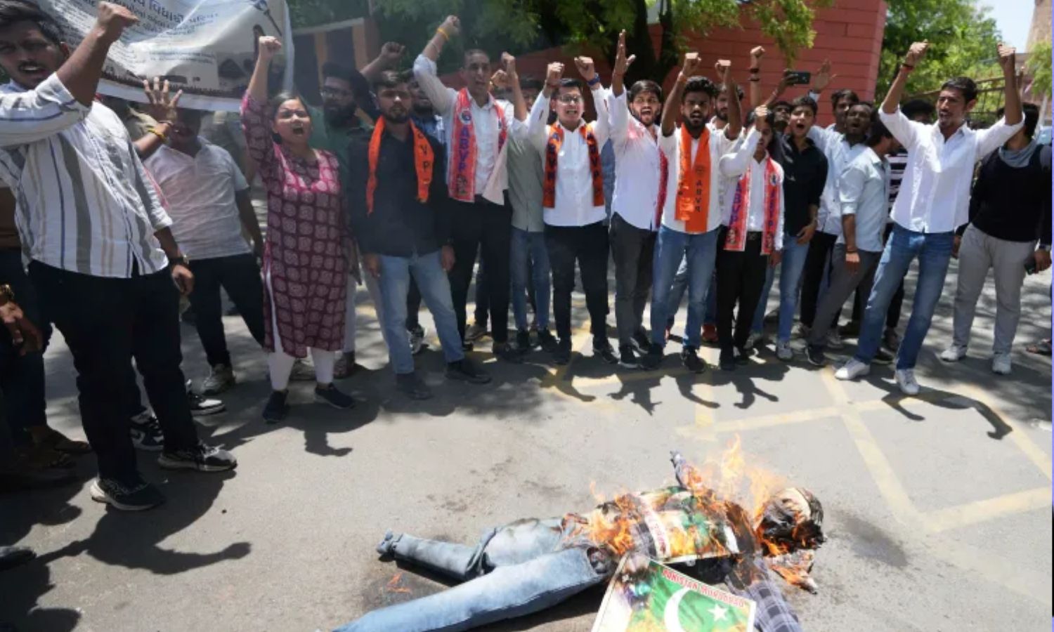 பஹல்காம் தாக்குதலுக்கு பின் நாடெங்கும் முஸ்லிம் எதிர்ப்பு உணர்வு அதிகரிப்பு - எச்சரிக்கும் ஆய்வு பஹல்காம் தாக்குதலுக்கு பின் நாடெங்கும் முஸ்லிம் எதிர்ப்பு உணர்வு அதிகரிப்பு - எச்சரிக்கும் ஆய்வு