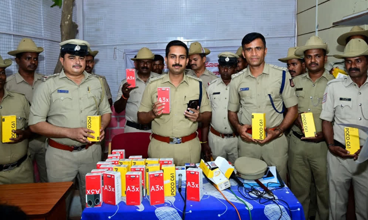 ரூ.3 கோடி மதிப்பிலான 5,140 செல்போன்கள் திருட்டு - 7 பேர் கைது