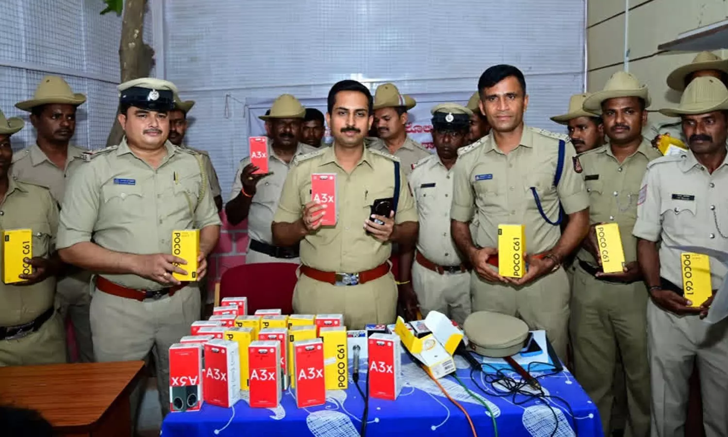 ரூ.3 கோடி மதிப்பிலான 5,140 செல்போன்கள் திருட்டு - 7 பேர் கைது