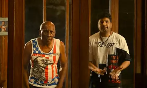 Review பண்றத விட்டுட்டு Reels பண்ண போலாம்...  டிடி நெக்ஸ்ட் லெவல் படத்தின் ட்ரெய்லர் வெளியானது