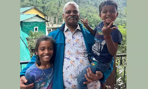 கொல்கத்தா ஓட்டல் தீ விபத்தில் கரூர் தொழில் அதிபரின் குழந்தைகள், மாமனார் உயிரிழப்பு