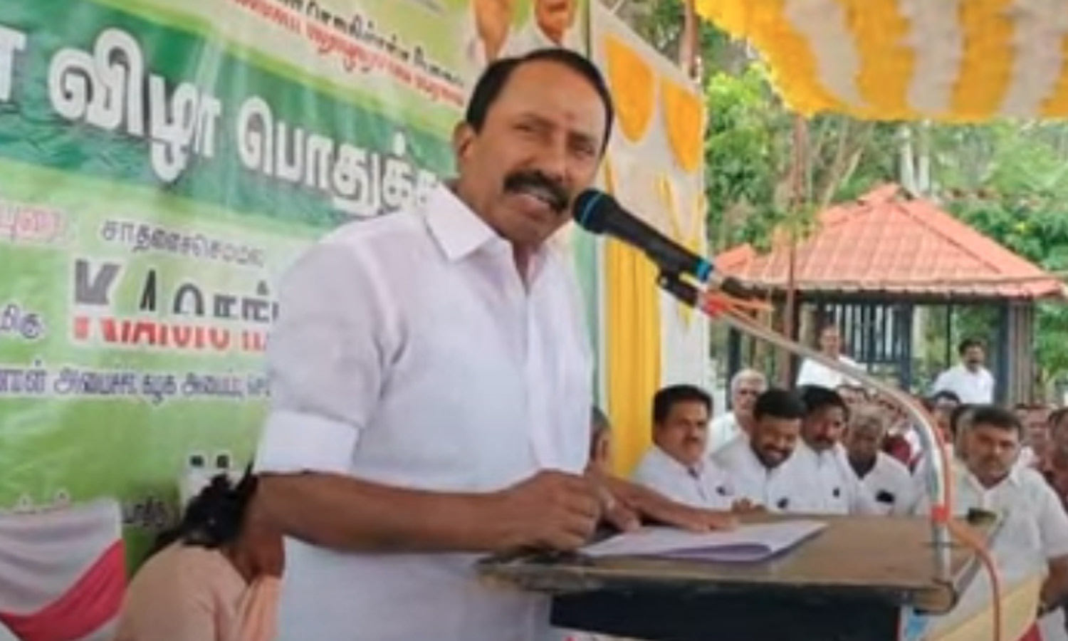 கட்சியில் தொண்டனாக இருந்து பணியாற்றுவேன் - செங்கோட்டையன் கட்சியில் தொண்டனாக இருந்து பணியாற்றுவேன் - செங்கோட்டையன்