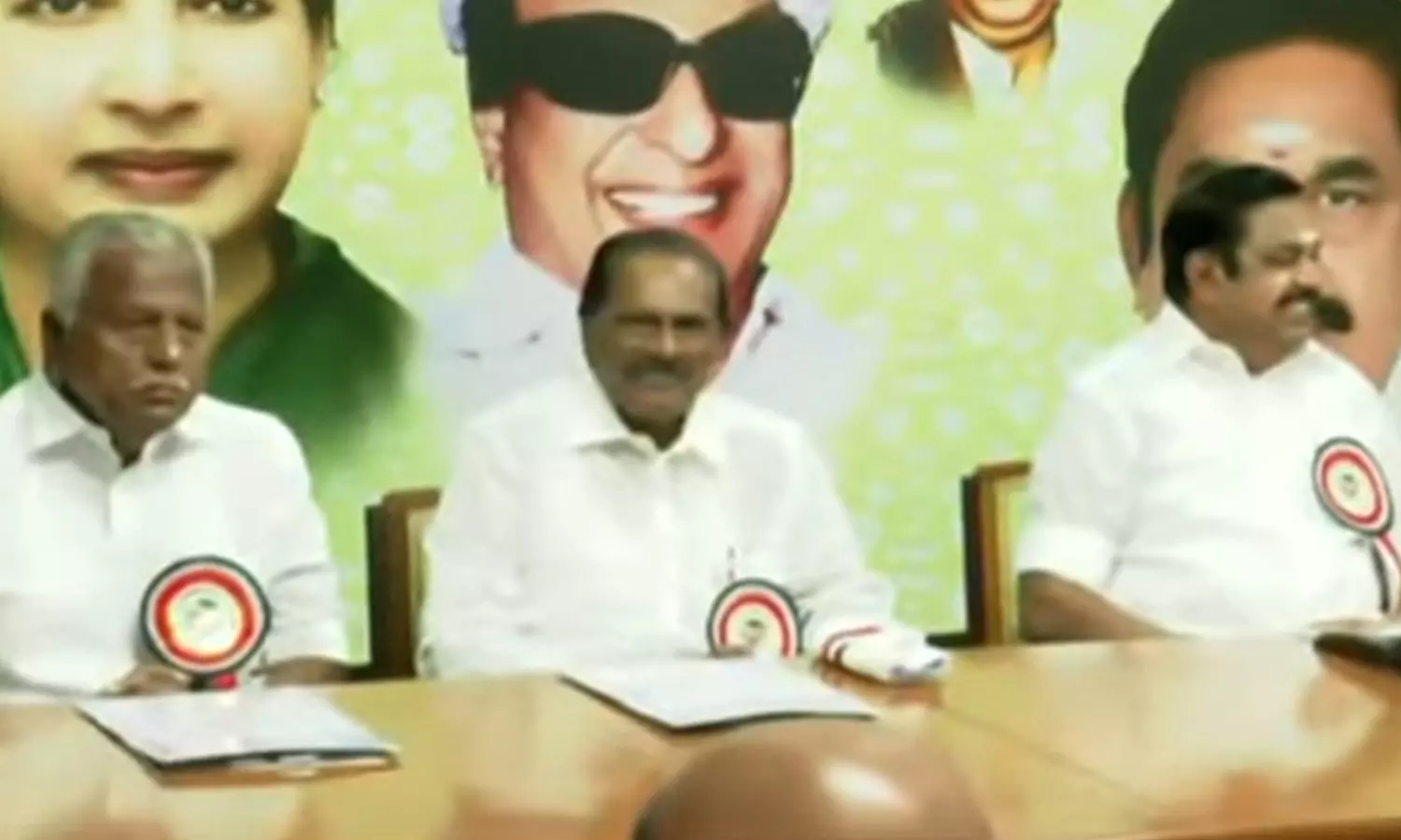 அ.தி.மு.க. செயற்குழு கூட்டத்தில் 16 தீர்மானங்கள் நிறைவேற்றம்