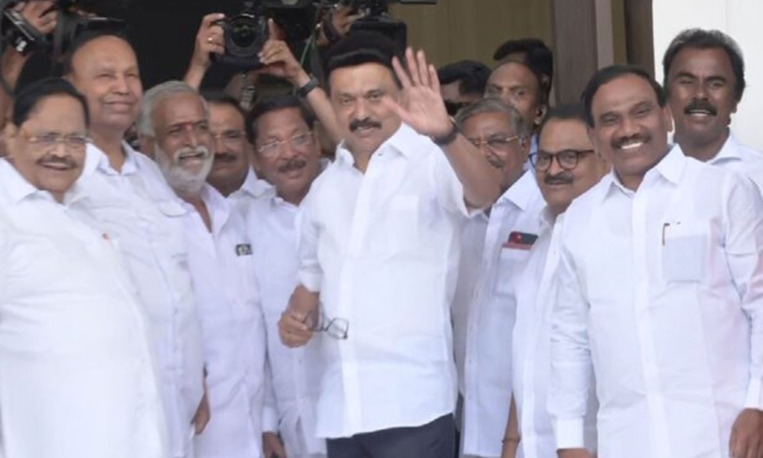 முதலமைச்சர் மு.க.ஸ்டாலின் தலைமையில் தி.மு.க. மாவட்ட செயலாளர்கள் கூட்டம் தொடங்கியது