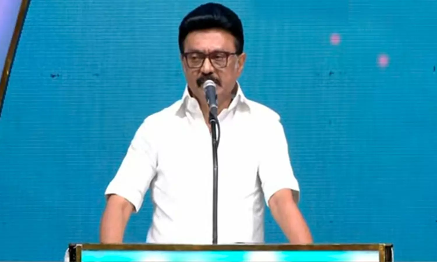 ஆளுநர் பதவி என்பது ரப்பர் ஸ்டாம்ப் போஸ்ட்- முதலமைச்சர் மு.க.ஸ்டாலின் ஆளுநர் பதவி என்பது ரப்பர் ஸ்டாம்ப் போஸ்ட்- முதலமைச்சர் மு.க.ஸ்டாலின்