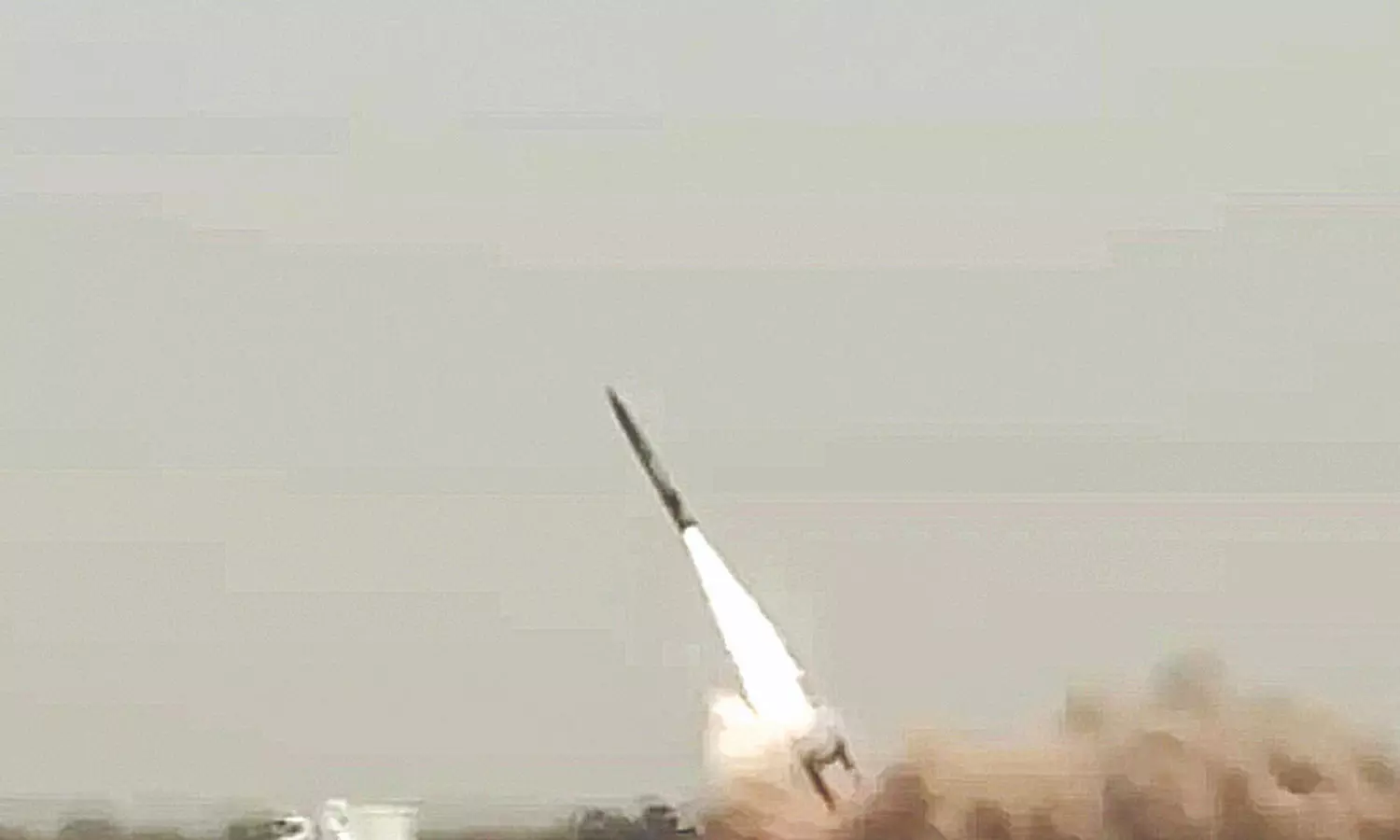 கண்டம் விட்டு கண்டம் பாயும் ஏவுகணையை சோதித்த பாகிஸ்தான் - இந்தியா கண்டனம் கண்டம் விட்டு கண்டம் பாயும் ஏவுகணையை சோதித்த பாகிஸ்தான் - இந்தியா கண்டனம்