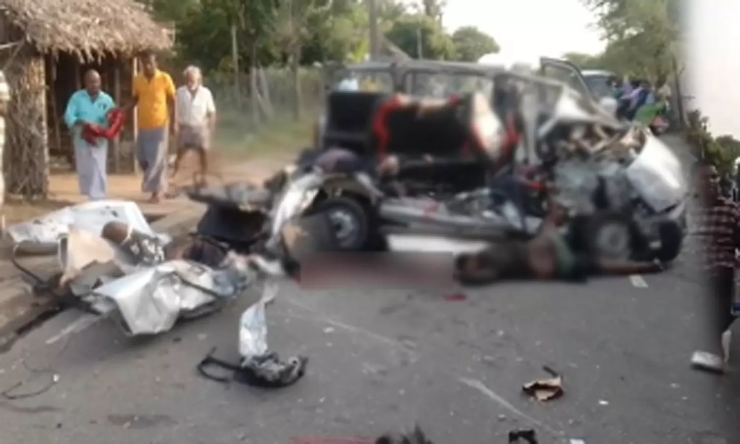 திருத்துறைப்பூண்டி அருகே  ஆம்னி வேன் - அரசு பேருந்து மோதி விபத்து:  4 பேர் உயிரிழப்பு