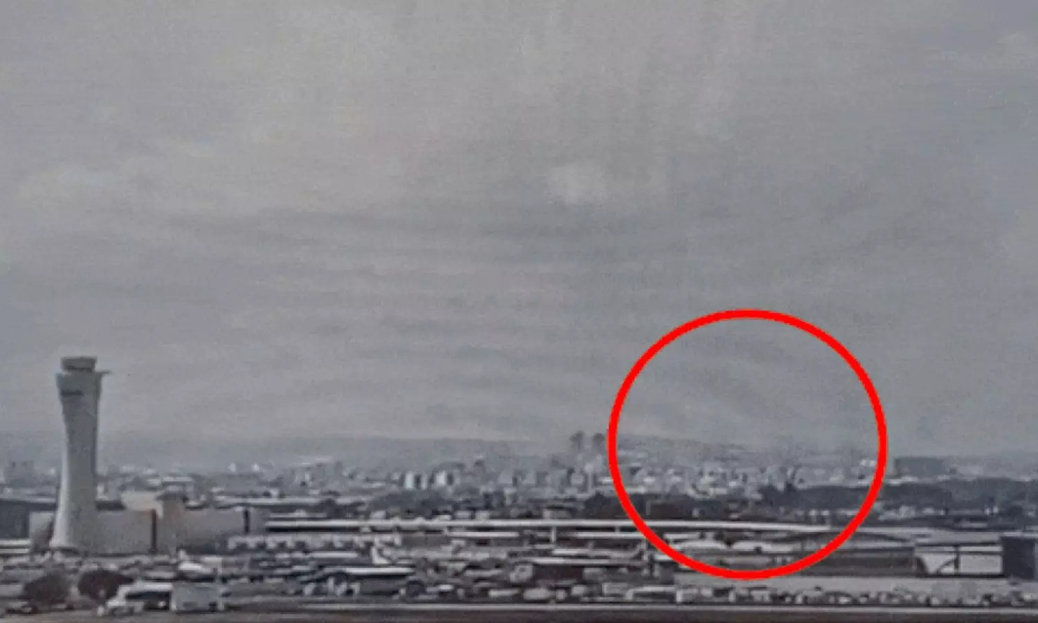 ஏமனிலிருந்து பாய்ந்த ஏவுகணை.. இஸ்ரேல் சர்வதேச விமான நிலையம் மீது தாக்குதல் - பகீர் வீடியோ