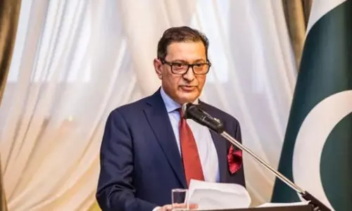 அணு ஆயுதங்கள் உட்பட அனைத்தையும் பயன்படுத்தி இந்தியாவை தாக்குவோம் - பாகிஸ்தான் தூதர் மிரட்டல்