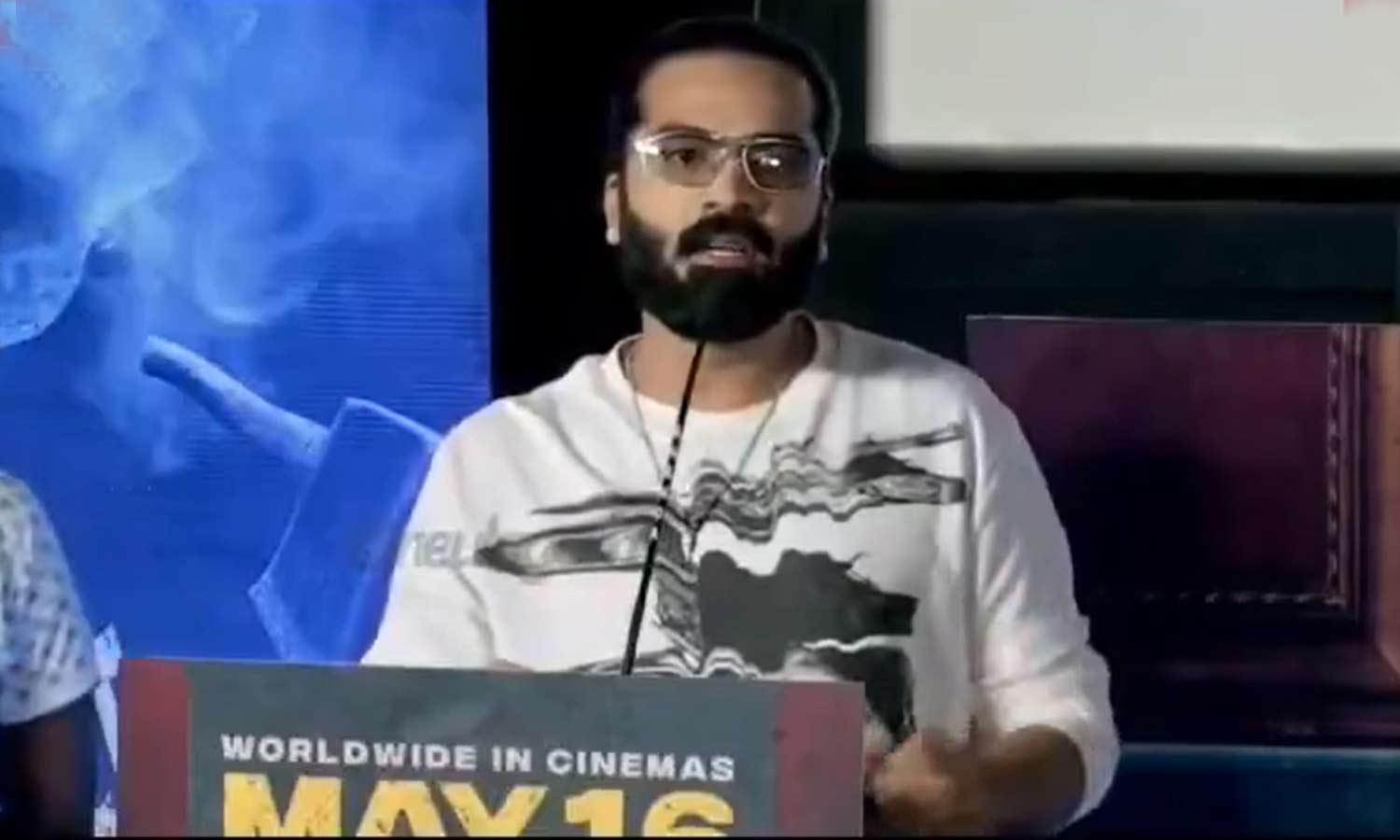 சந்தானத்தை இனி காமெடி ரோல்களில் அதிகம் எதிர்பார்க்கலாம்: சிம்பு