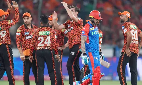 சீட்டுகட்டு போல் சரிவு.. 29 ரன்களுக்கு 5 விக்கெட்டுகளை இழந்து டெல்லி தடுமாற்றம்