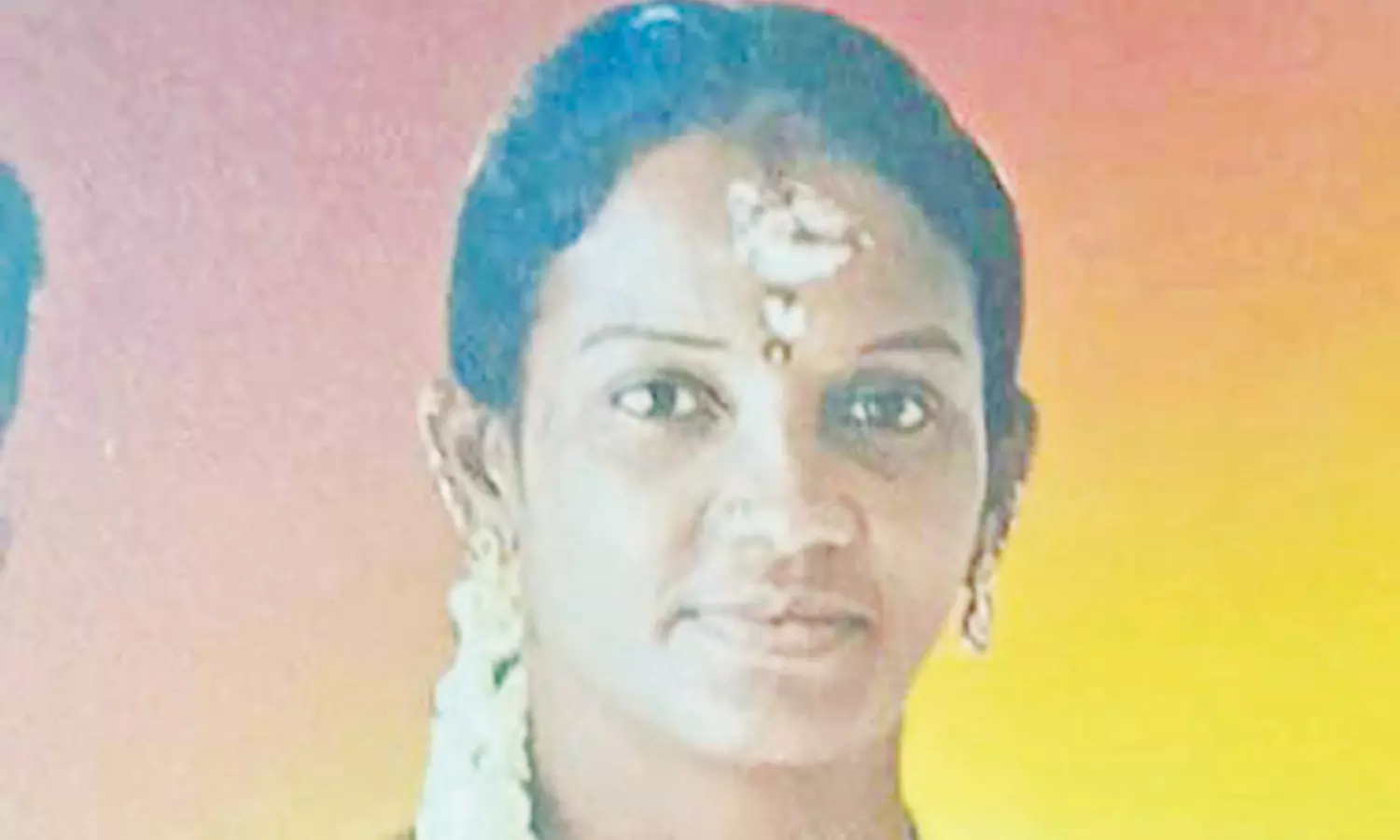 சொத்து பிரச்சனையில் பா.ஜ.க. பெண் நிர்வாகி தலை துண்டித்து கொலை- 3 பேர் சரண் சொத்து பிரச்சனையில் பா.ஜ.க. பெண் நிர்வாகி தலை துண்டித்து கொலை- 3 பேர் சரண்