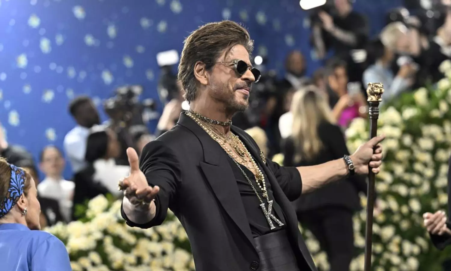 VIDEO: நான்தான் ஷாருக் கான்.. மெட் காலா ஷோவில் யார் என்று கேட்ட நிருபர் -  COOL பதில் கொடுத்த கிங்