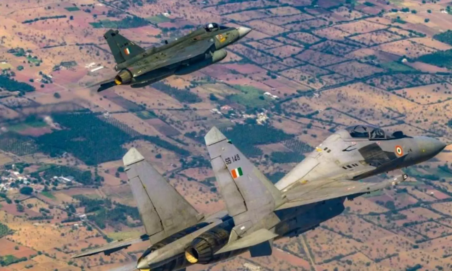 இந்தியா-பாகிஸ்தான் எல்லையில் 2 நாள் போர் பயிற்சி நடத்தும் இந்திய விமானப்படை இந்தியா-பாகிஸ்தான் எல்லையில் 2 நாள் போர் பயிற்சி நடத்தும் இந்திய விமானப்படை