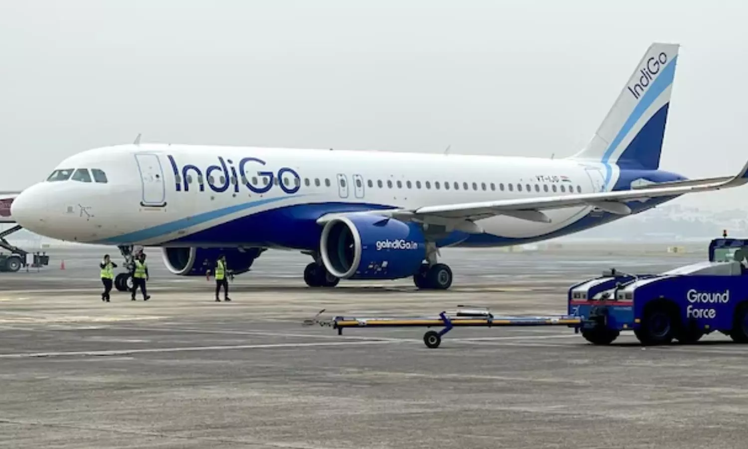 இந்தியாவில் 18 விமான நிலையங்கள் மூடல்.. 200க்கும் மேற்பட்ட விமானங்கள் ரத்து