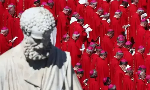 வாடிகனில் கார்டினல்கள் ஒன்று கூடினர்: புதிய போப் தேர்வு இன்று தொடங்குகிறது