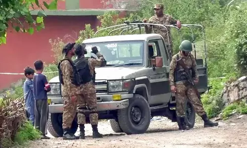 இந்தியா, பாகிஸ்தான் எல்லைக்கு பயணம் வேண்டாம்: குடிமக்களுக்கு சிங்கப்பூர் எச்சரிக்கை