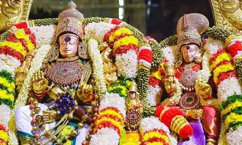 சுந்தரேசுவரர் திருமுகம் - மதுரை மக்கள் பரவசம்