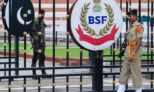 பாகிஸ்தான் எல்லையில் சந்தேகப்படுபவர்கள் இருந்தால் கண்டதும் சுட இந்திய அரசு உத்தரவு