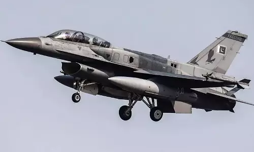 சுட்டு வீழ்த்தப்பட்ட மேலும் ஒரு போர் விமானம்: பாகிஸ்தான் விமானி கைது