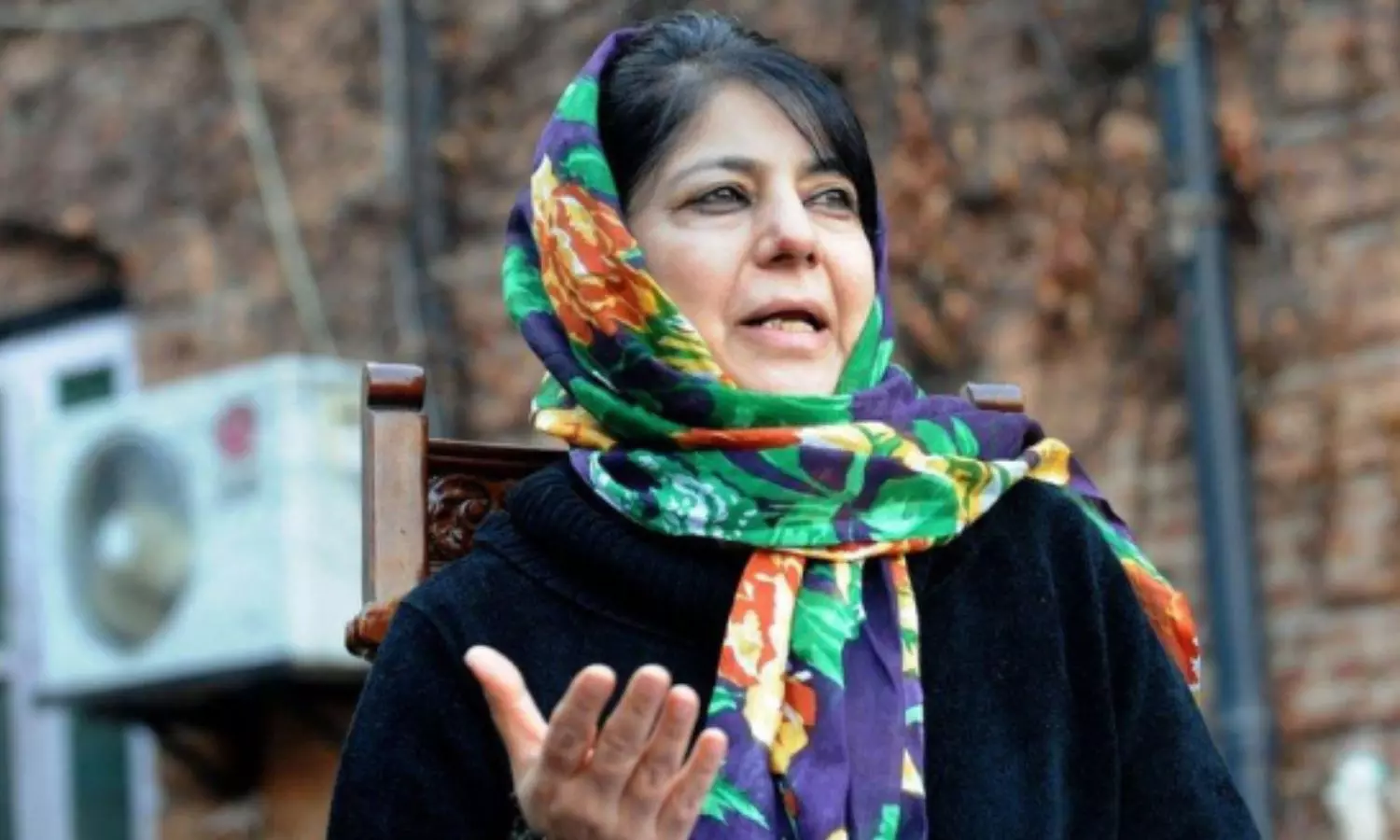 இந்தியா-பாகிஸ்தான் சண்டையில் பெண்களும் குழந்தைகளும் தான் கொல்லப்படுகிறார்கள் -  மெகபூபா முப்தி கண்ணீர்