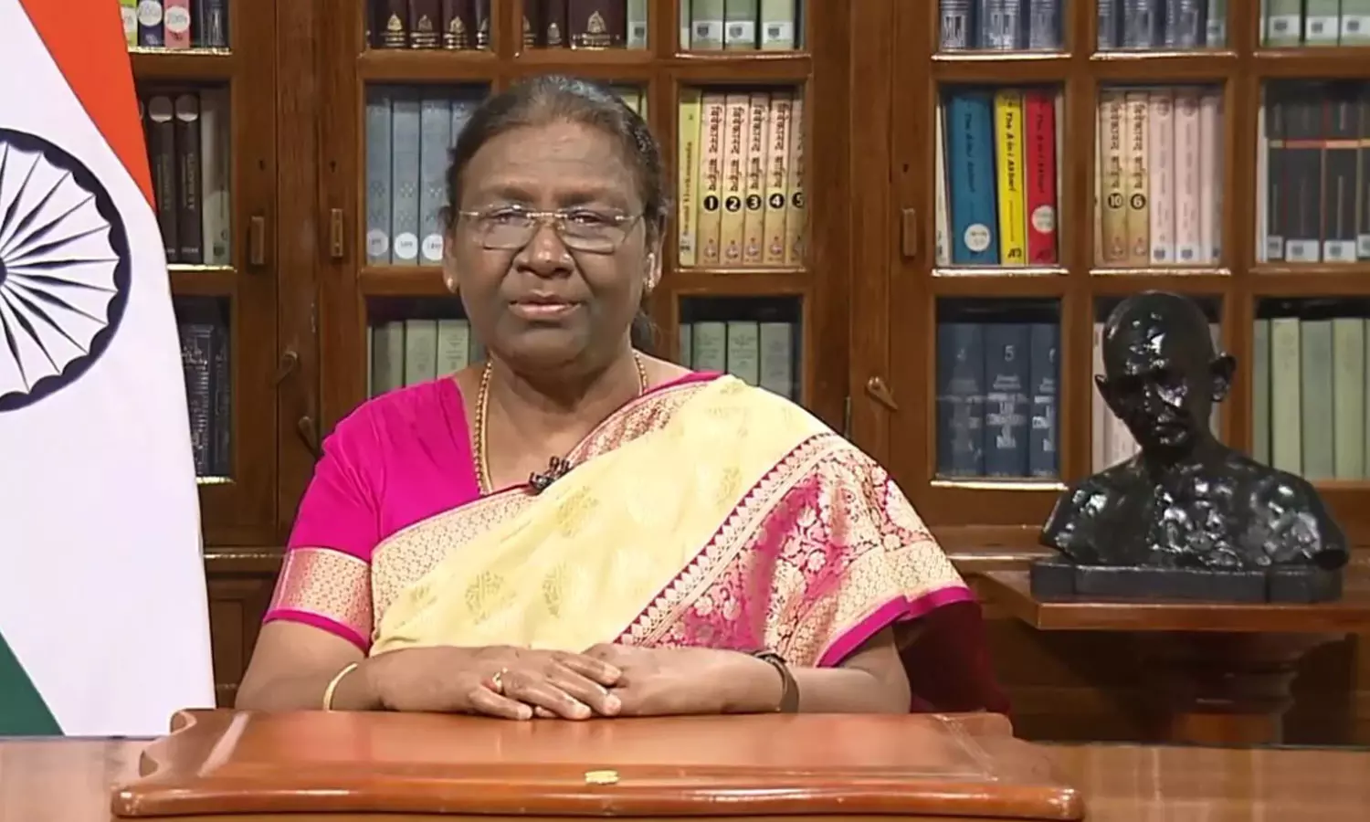 போர் பதற்றம் எதிரொலி: ஜனாதிபதி திரவுபதி முர்மு சபரிமலை வருகை ரத்து போர் பதற்றம் எதிரொலி: ஜனாதிபதி திரவுபதி முர்மு சபரிமலை வருகை ரத்து